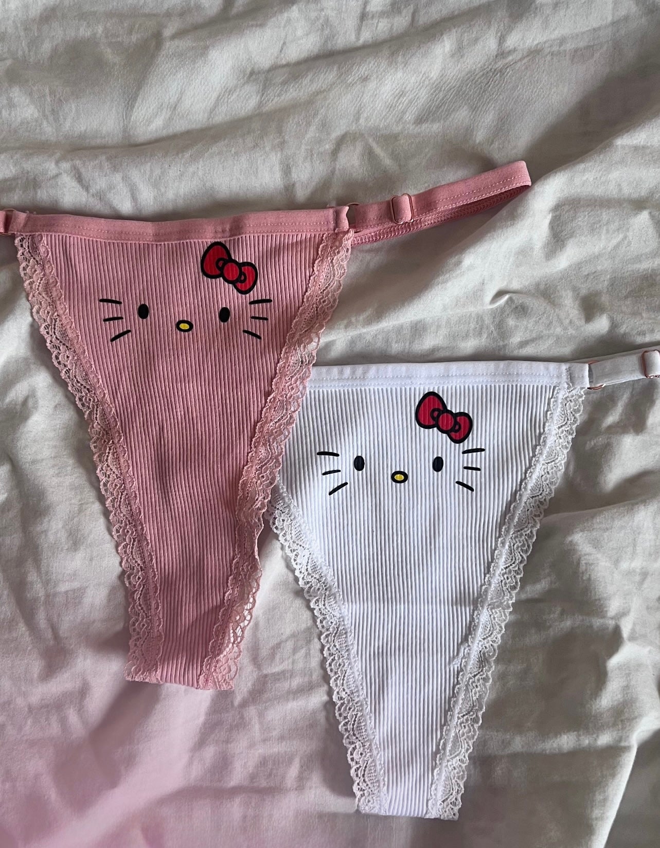 Hello kitty panties (2 pieces)